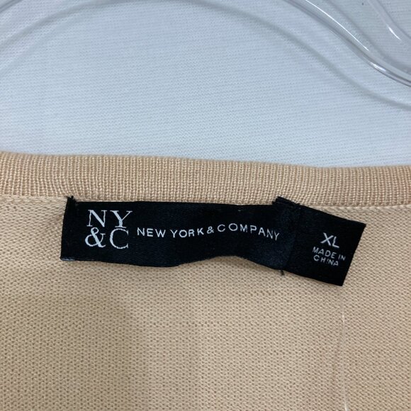 NWT New York & Company size XL Cream Black Lace Ruffle Detail Stretch Knit Top - Picture 2 of 10